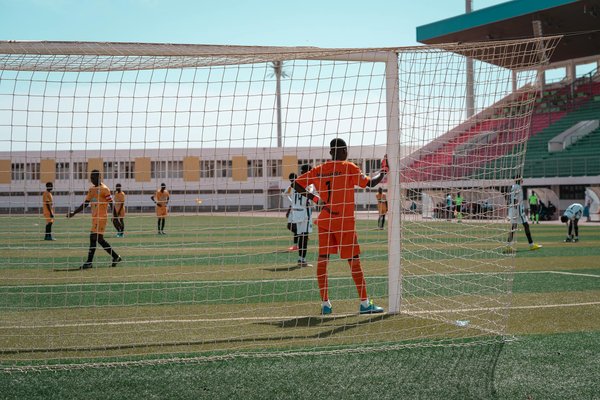 Quels exercices de musculation sont les plus bénéfiques pour renforcer les muscles du dos chez les alpinistes?